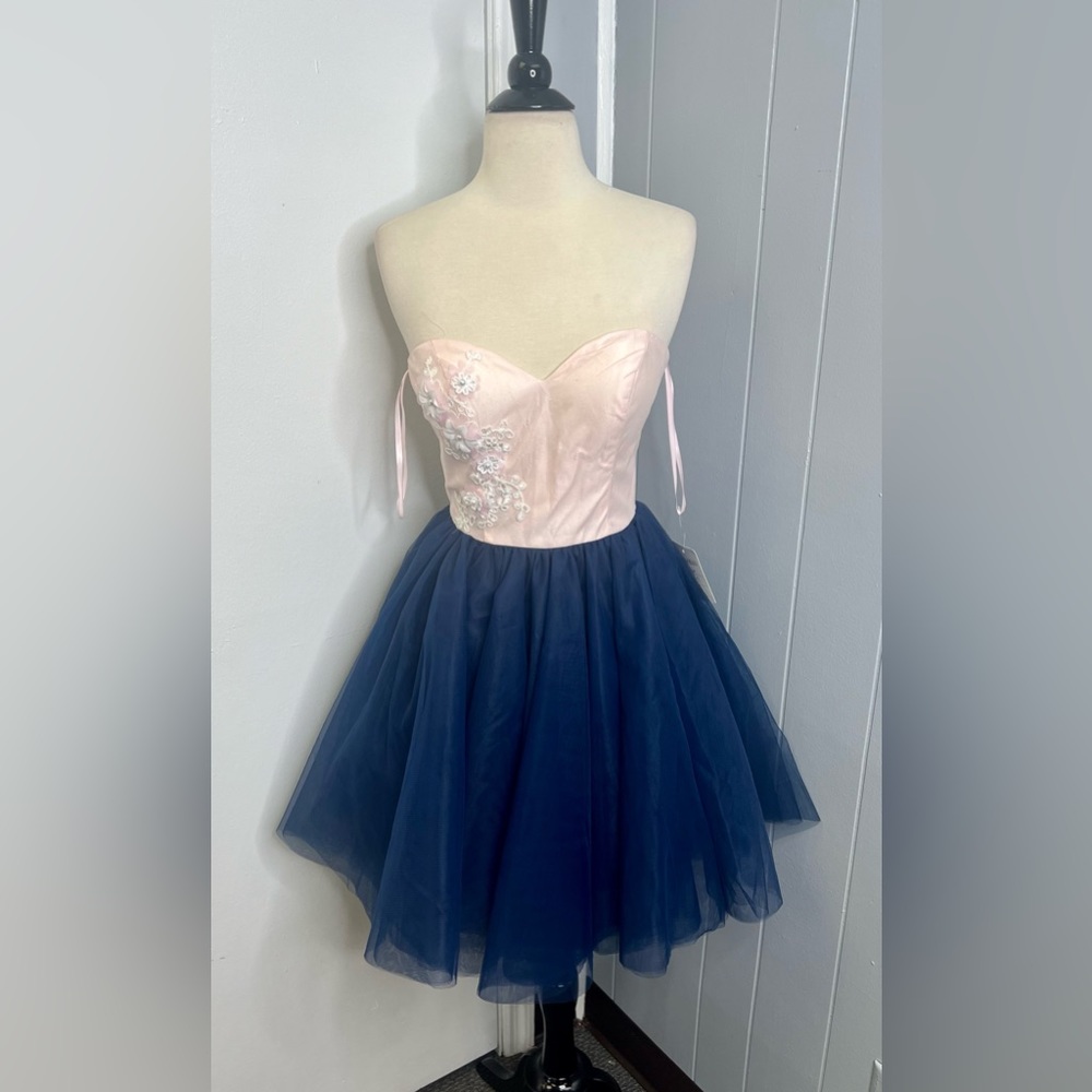 Homecoming dress/ strapless dress/ formal/ party